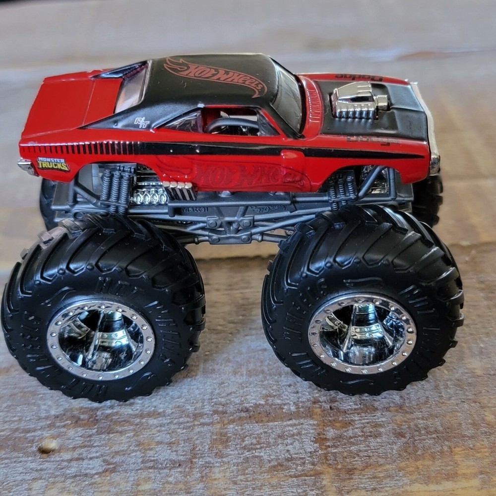 Hot Wheels 2019 Monster Trucks - Dodge Charger R/T 1:64 Scale Die-Cast M…‎